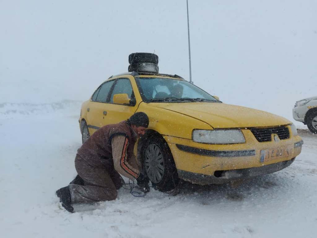 بارش برف و باران در محورهای مواصلاتی ۹ استان