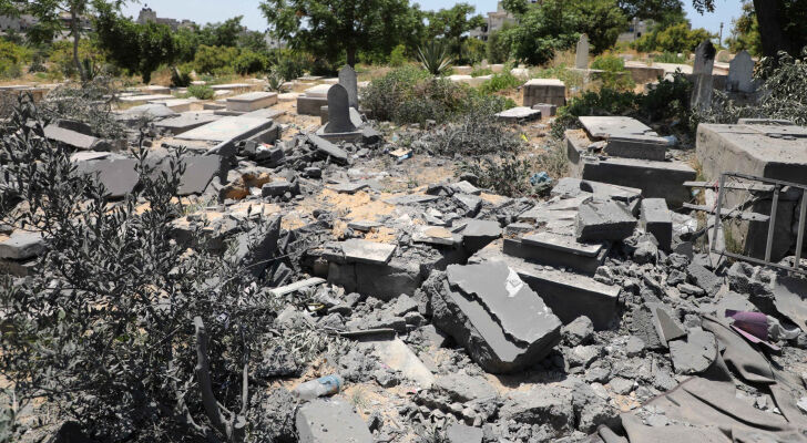 Israeli forces desecrating Palestinian graves in Gaza: Rights monitor