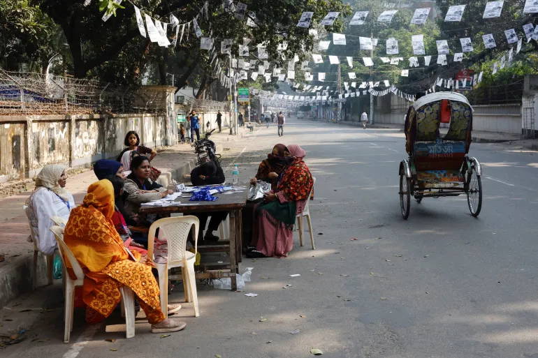 مشارکت حداقلی در انتخابات بنگلادش/ نخست وزیر، مخالفان را تروریست خواند