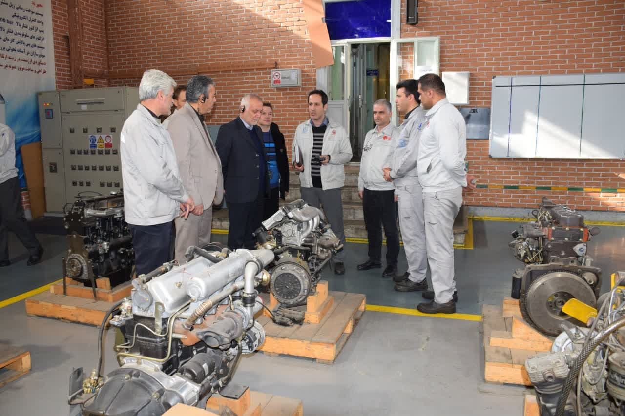 حضور تراکتور ایران در بازارهای جهانی نشانگر استاندارد بالای این محصول است حضور تراکتور ایران در بازارهای جهانی نشانگر استاندارد بالای این محصول است