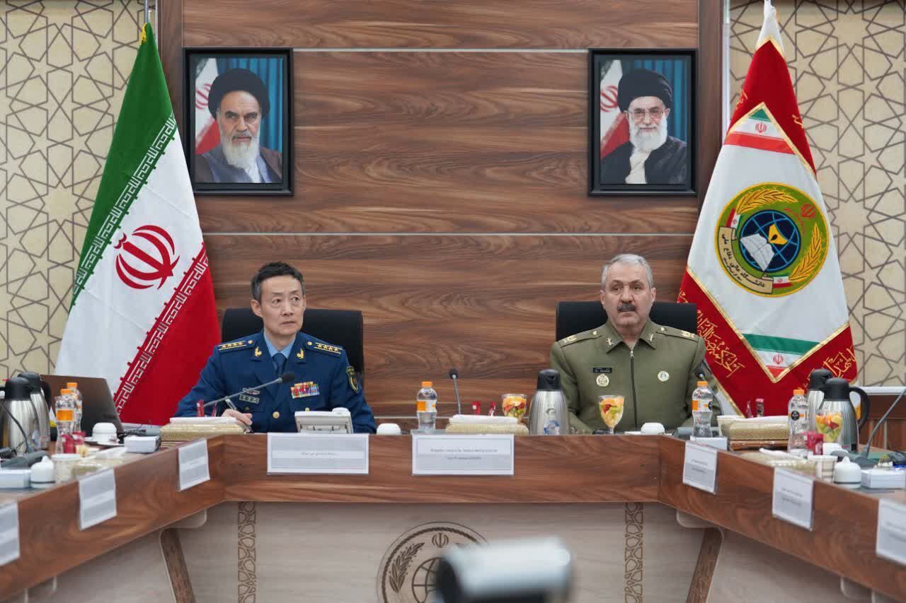 إيران والصين تؤكدان على تعزيز الدبلوماسية الدفاعية والتعاون العلمي بينهما