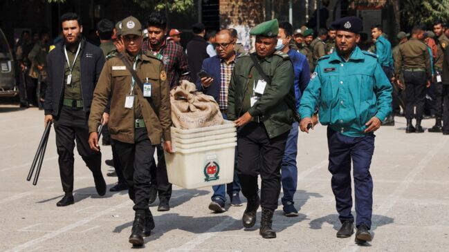 مشارکت حداقلی در انتخابات بنگلادش/ نخست وزیر، مخالفان را تروریست خواند