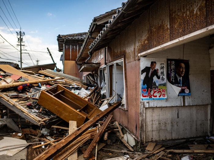 تعداد قربانیان زلزله ژاپن به ۱۶۱ نفر رسید