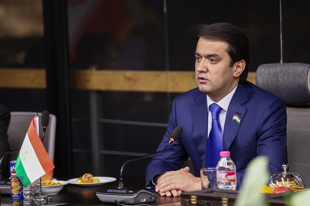 رئيس البرلمان الطاجيكي: القدرات التكنولوجية الايرانية مثيرة للإعجاب