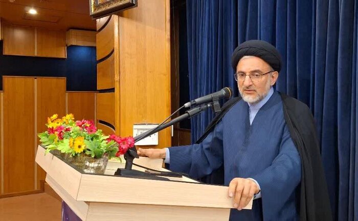 اضحاب فرهنگ برای اهتزاز بیشتر پرچم ایران اسلامی همت کنند