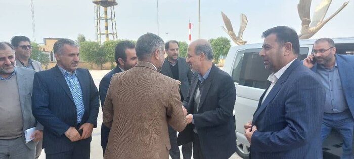 وزیر نیرو از فرودگاه آبادان وارد خوزستان شد