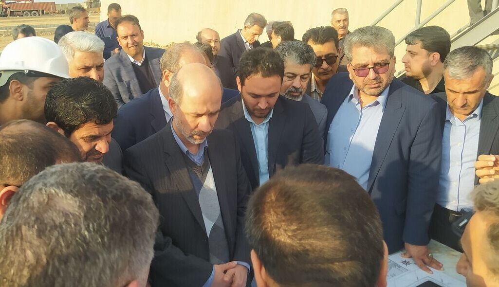 وزیر نیرو از تصفیه خانه ثامن الائمه (ع) آبادان بازدید کرد