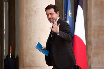 Présentation du nouveau cabinet en France : le ministre des A.E. changé