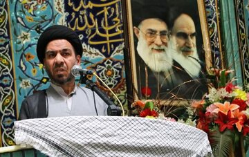 خطیب جمعه خمین: حمایت از انقلاب صدای واقعی ملت ایران است