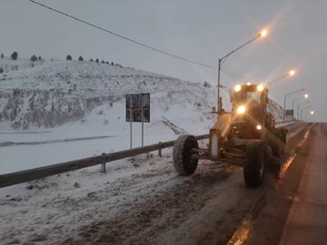 تمام جاده‌های کرمانشاه باز است/ بارش برف در منطقه اورامانات + فیلم