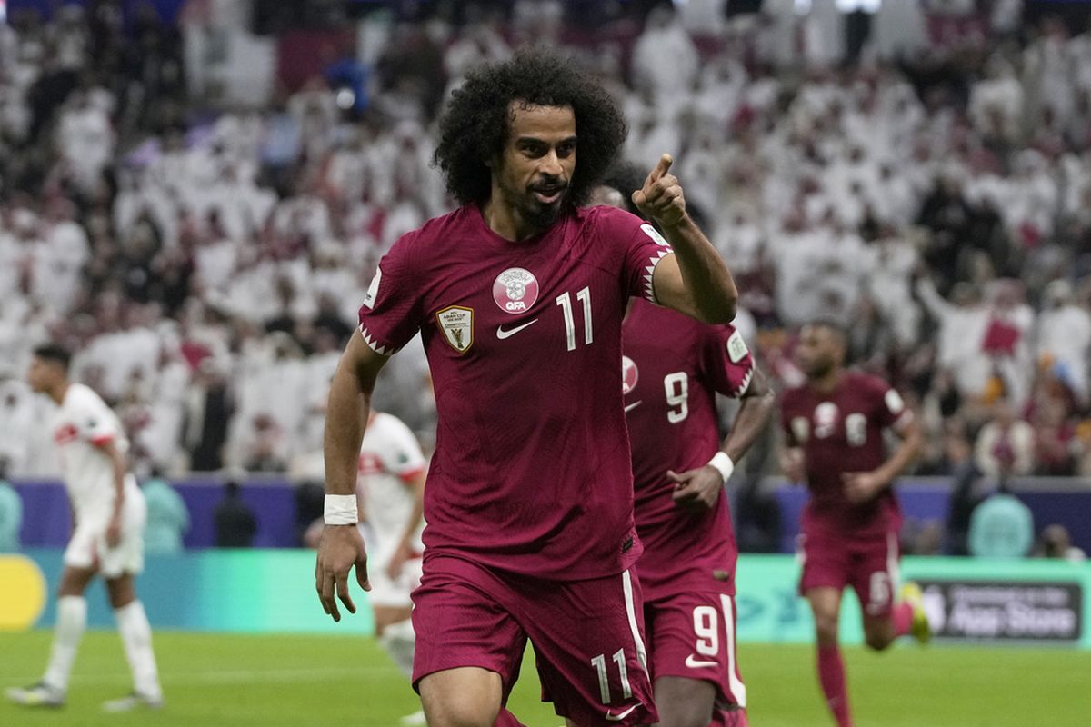 اکرم عفیف بهترین بازیکن قطر - لبنان شد