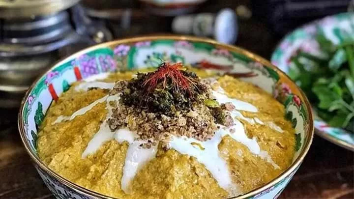 آبگوشت بزقرمه؛ غذای کرمانی با نخود، گوشت و کشک