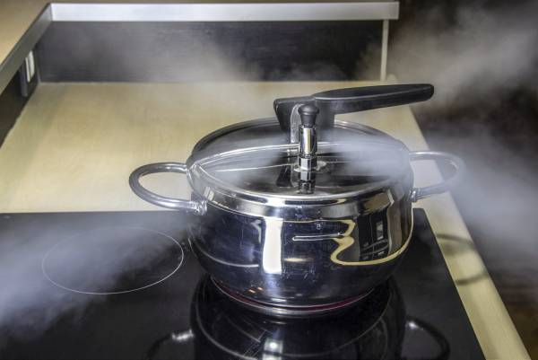 رعایت نکات مهم حین خرید و استفاده از زودپز