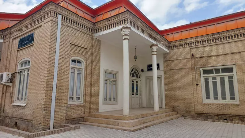 حسینیه جاجرمی؛ بنایی زیبا در قلب بجنورد