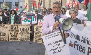 تظاهرات مردم آفریقای جنوبی در حمایت از شکایت کشورشان علیه جنایات اسرائیل در غزه+ویدئو