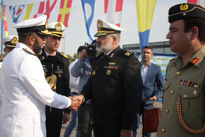 ناوگروه صلح و دوستی پاکستان وارد بندرعباس شد