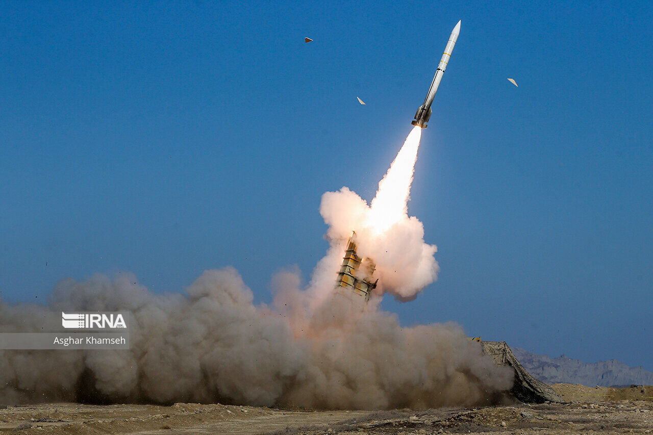 El ejército iraní anuncia el inicio de la producción en masa de dos nuevos misiles en un futuro próximo