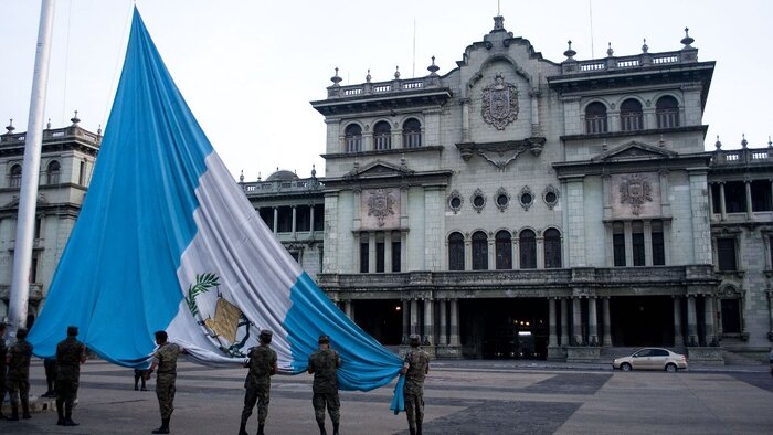 نگرانی‌ها از کودتا در روز تحلیف رئیس‌جمهوری جدید گواتمالا
