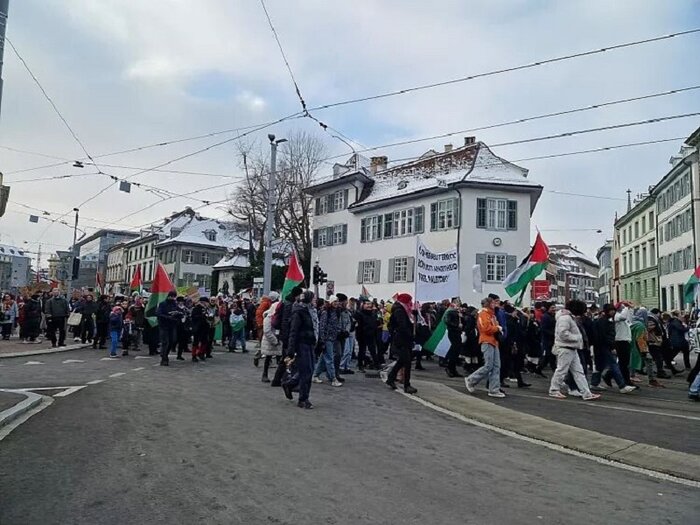 سوئیسی‌ها در اعتراض به جنایات اسرائیل در غزه تظاهرات کردند