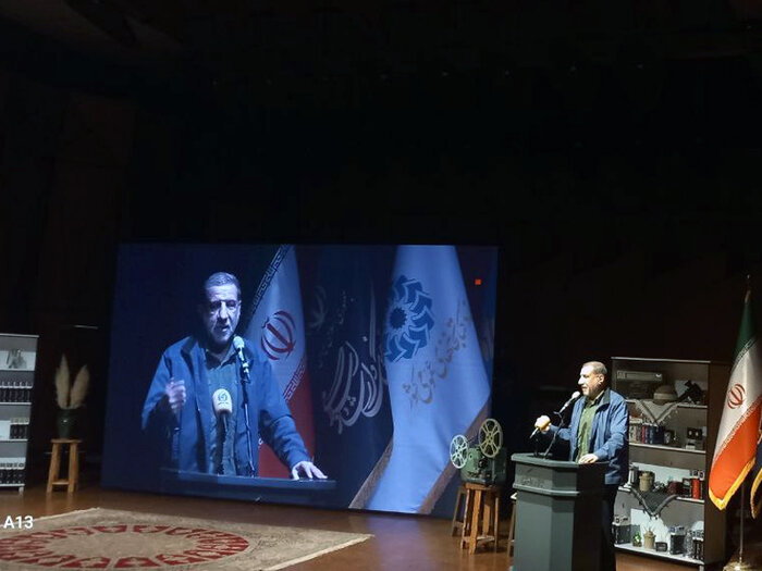 کارگردان اخراجیها تجلیل شد؛ معرفی فرهنگنامه ۷۸ جلدی