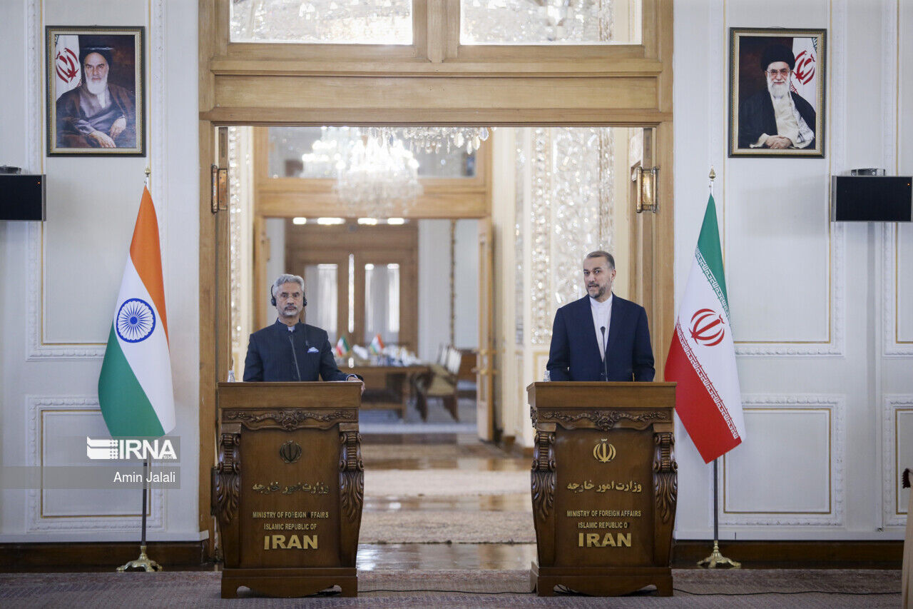Ministro de Exteriores iraní elogia el papel de la OCS y los BRICS en la cooperación entre Teherán y Nueva Delhi