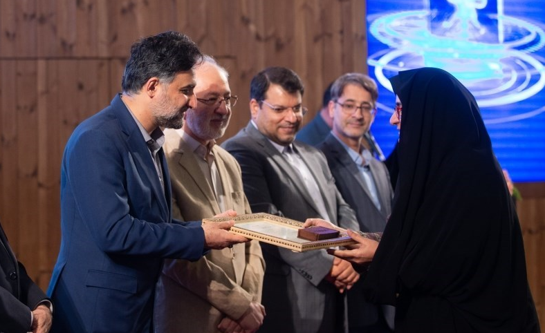 برگزیدگان چهاردهمین جشنواره ملی پژوهش و فناوری معرفی و تجلیل شدند 2 برگزیدگان چهاردهمین جشنواره ملّی پژوهش و فناوری معرفی و تجلیل شدند
