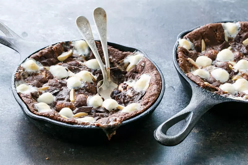 طرز تهیه دسرهای گرم زمستانی از سراسر جهان