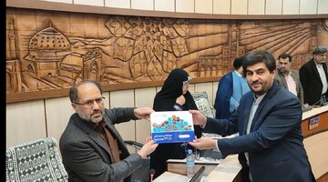 فیلم | تقدیم لایحه ۵۵ هزار میلیارد ریالی بودجه سال آینده شهرداری یزد به شورای شهر