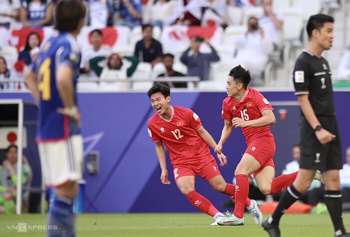 نگاهی به دیدارهای دور اول مرحله گروهی؛ همه چیز به کام مدعیان، شگفتی بیشگفتی