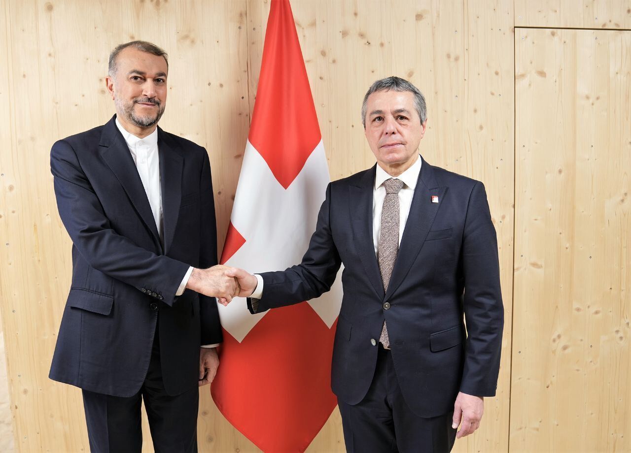 Die Außenminister Irans und der Schweiz treffen sich