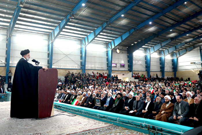 رئیسی: منتظر دستور از تهران نباشید/ مردمی و تحولگرا نیستید، بروید