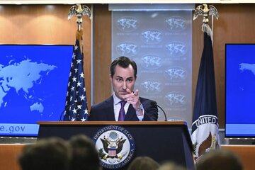 آمریکا: به مسوول کردن انصارالله برای حمله به کشتی‌ها ادامه خواهیم داد