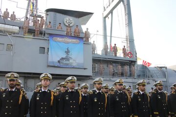 ناوگروه رزمی آموزشی نیروی دریایی ارتش به آب‌های بین‌المللی اعزام شد