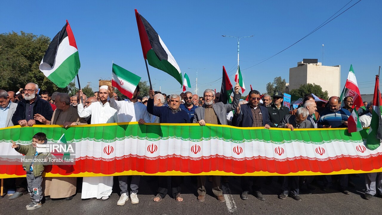 مردم اهواز در حمایت از اقدام سپاه پاسداران و مردم فلسطین تجمع کردند