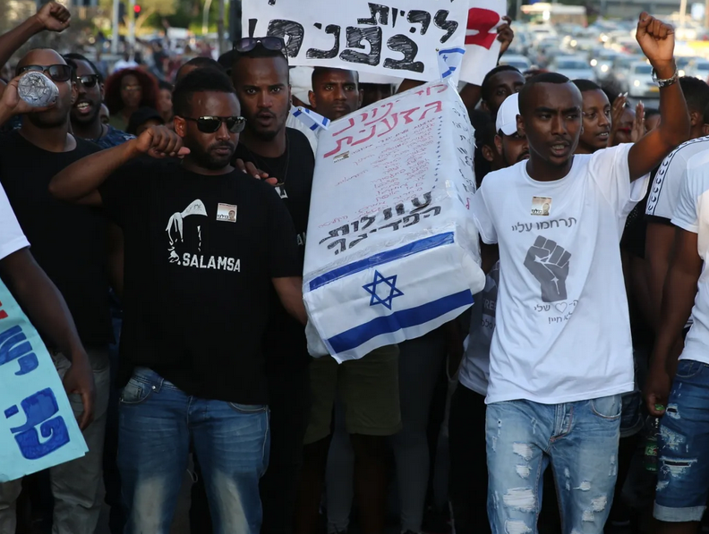 صهیونیستها چه بر سر «فلاشهها» آوردهاند؟