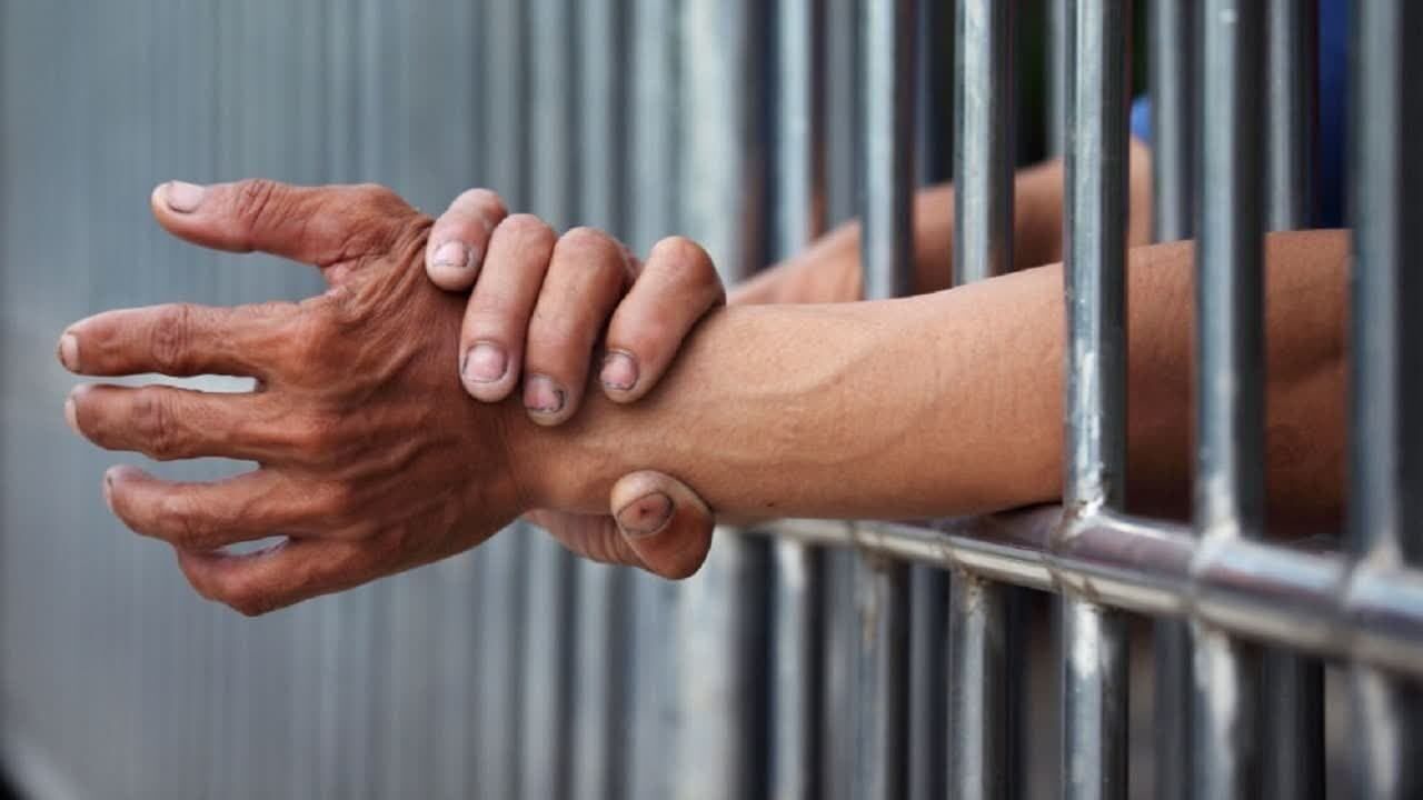 ۱۱ زندانی غیرعمد یزدی با اجرای پویش «مهر پدر» آزاد شدند