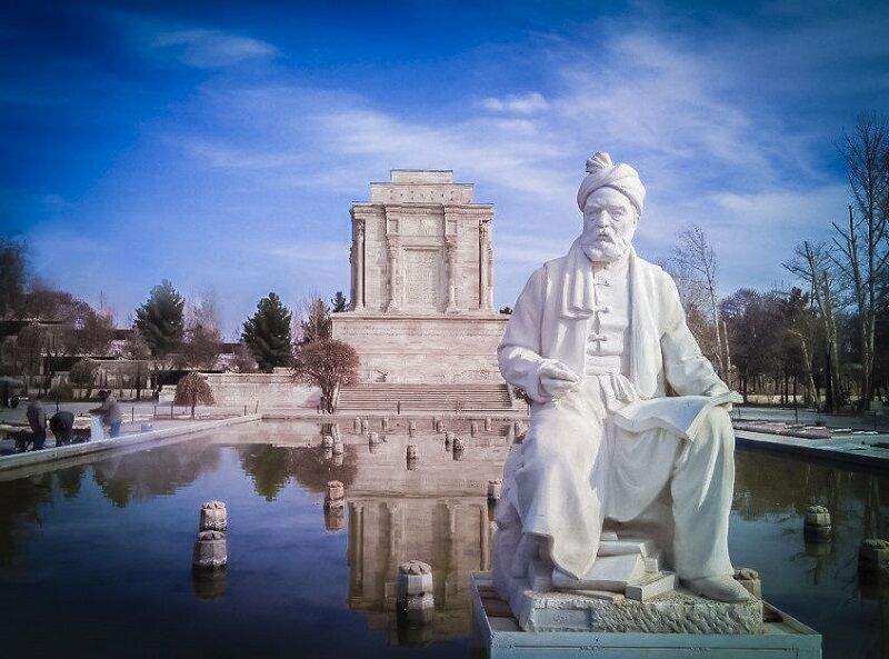 استاد دانشگاه: شاهنامه سند هویت ایرانیان است استاد دانشگاه: شاهنامه سند هویت ایرانیان است