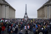 ده‌ها هزار فرانسوی علیه قوانین سختگیرانه مهاجرتی تظاهرات کردند