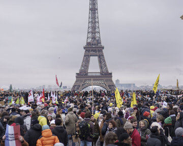 France : une manifestation nationale contre la loi Immigration