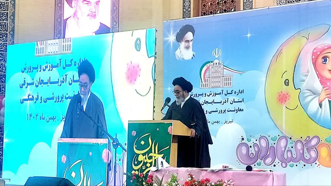 امام جمعه تبریز: بچه ها روز انتخابات را به اولیای خود یادآوری کنند