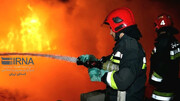 ۱۸ واحد صنفی در یک مرکز تجاری پاکدشت طعمه آتش شد