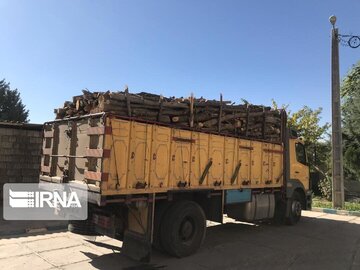 ۲۵ تن چوب قاچاق در مهاباد ضبط شد