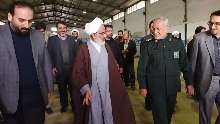 بازدید نماینده ولی فقیه در سپاه از میدانهای نفتی اهواز