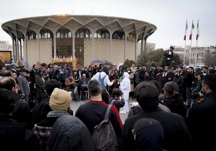 کارگردان نمایش خیابانی «مرز»: وقتی کودکان غزه خوابند، سکوت کنید 