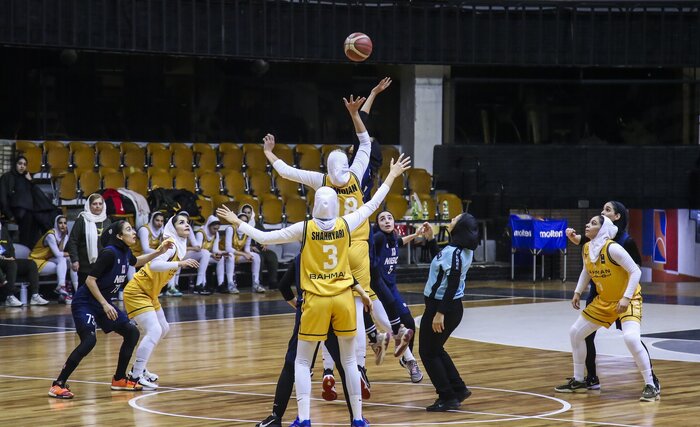 نیمه نهایی لیگ بسکتبال زنان؛ برتری گروه بهمن و مهرسان در بازی نخست