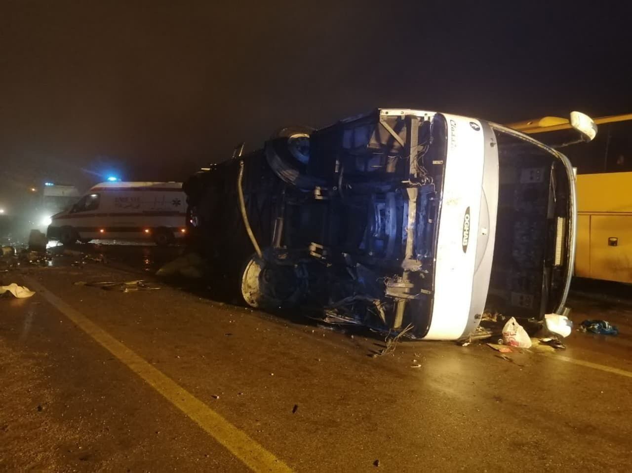 واژگونی اتوبوس در آزادراه زنجان - قزوین ۲۸ مصدوم برجا گذاشت