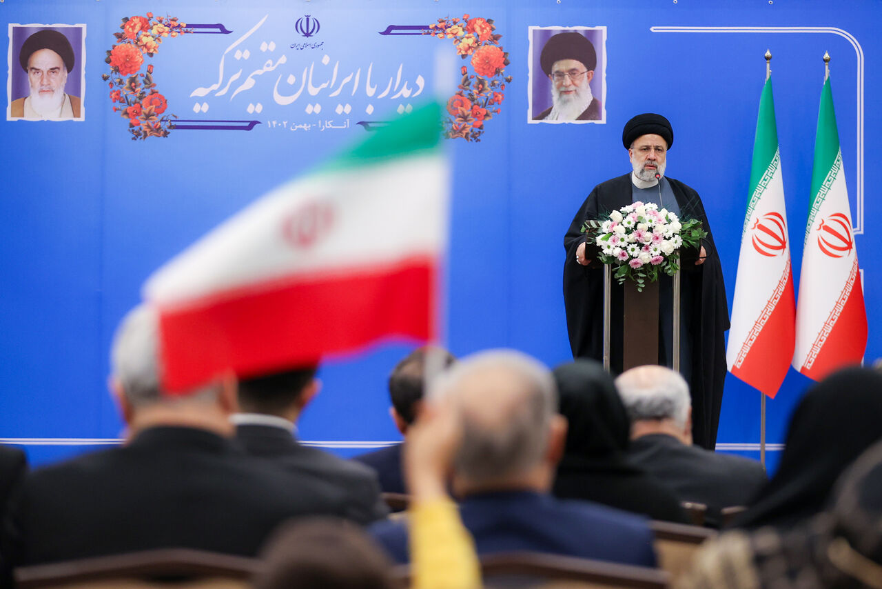 رئيس الجمهورية: تطوير العلاقات الثقافية بين إيران وتركيا مهم جداً بالإضافة إلى المجال الاقتصادي رئيس الجمهورية: تطوير العلاقات الثقافية بين إيران وتركيا مهم جداً بالإضافة إلى المجال الاقتصادي