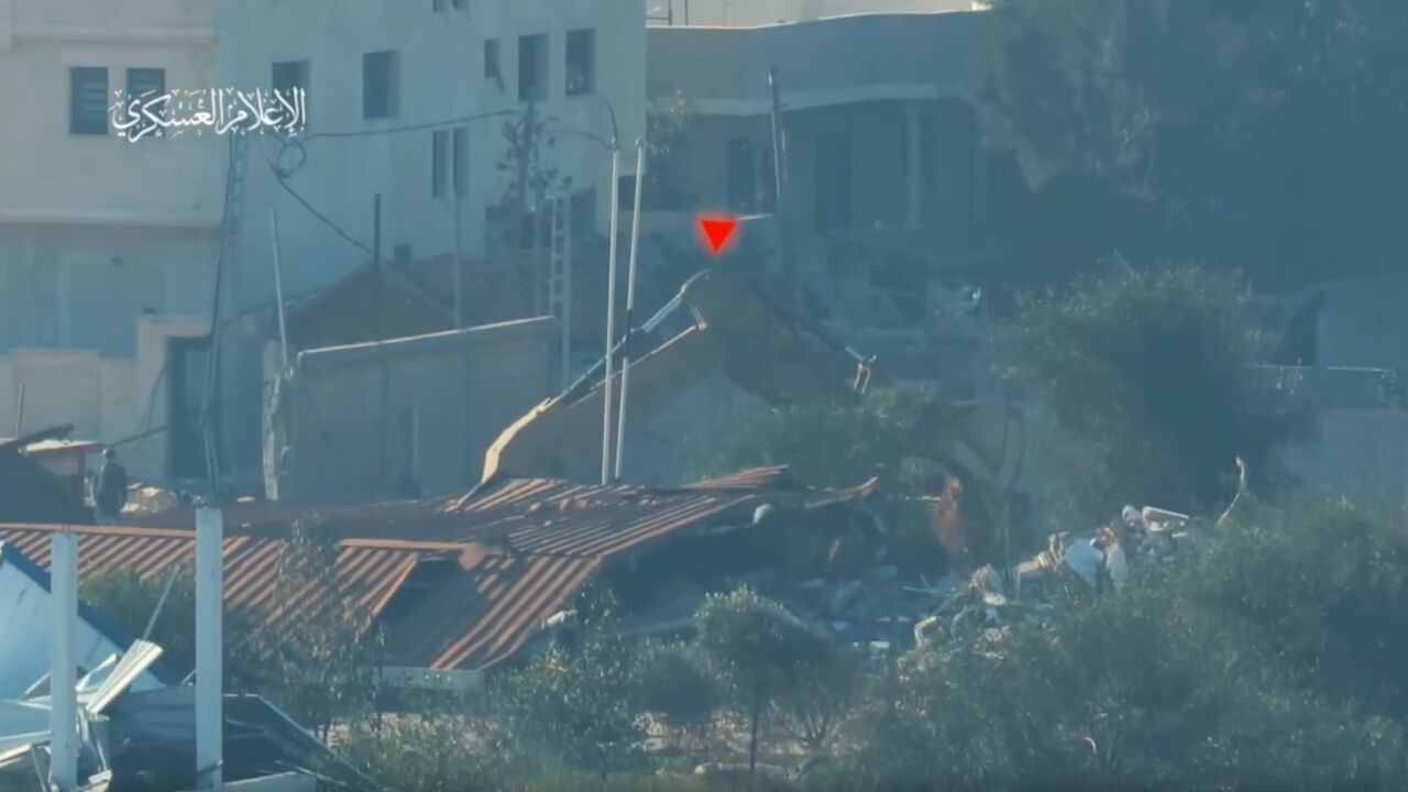 Vidéo : Les Brigades Al-Qassam détruisent les chars israéliens à l’ouest de Khan Yunis