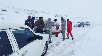 ۹ خودرو گرفتار در برف توسط راهداران خوزستانی امدادرسانی شدند