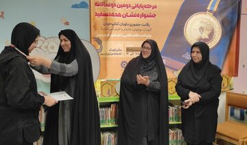برگزیدگان جشنواره دوسالانه کتاب در اردبیل تجلیل شدند